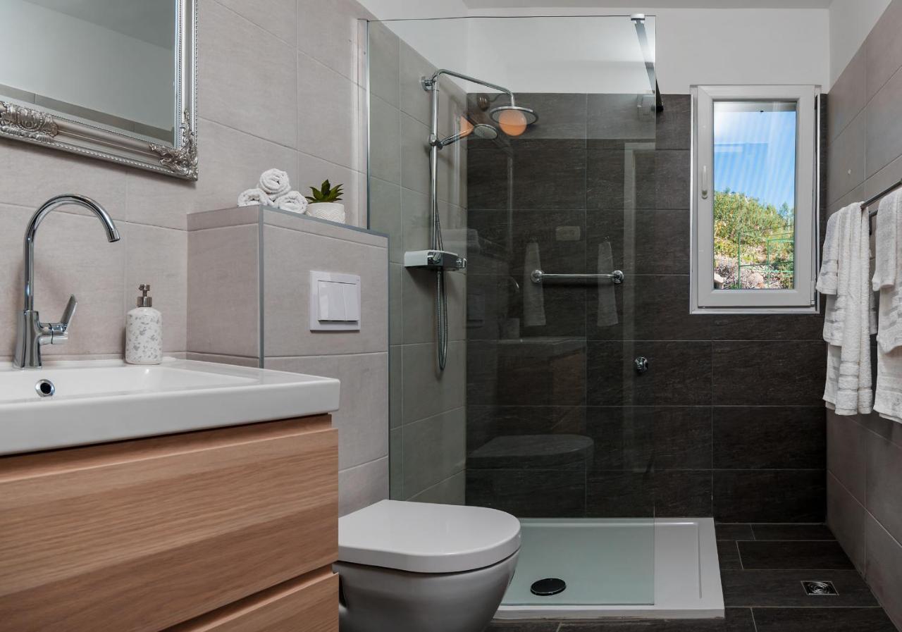 Casa Katalina Apartment Komiža Екстериор снимка