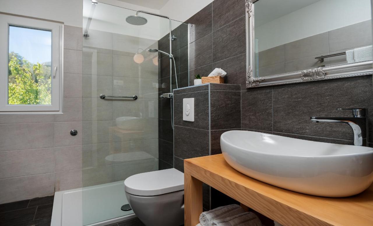 Casa Katalina Apartment Komiža Екстериор снимка