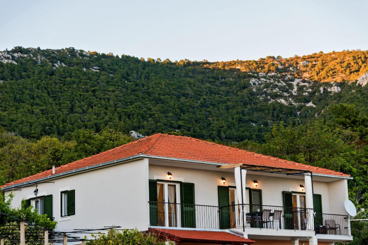 Casa Katalina Apartment Komiža Екстериор снимка