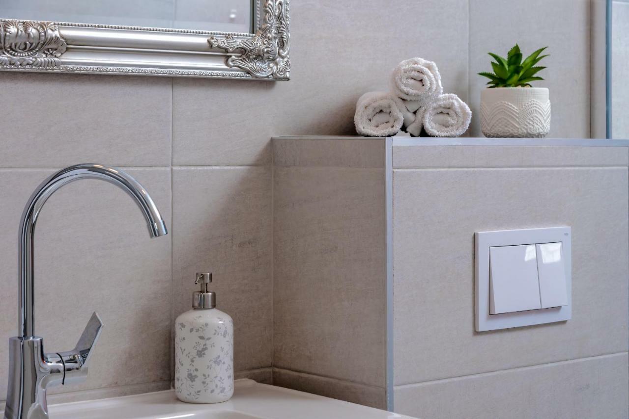 Casa Katalina Apartment Komiža Екстериор снимка