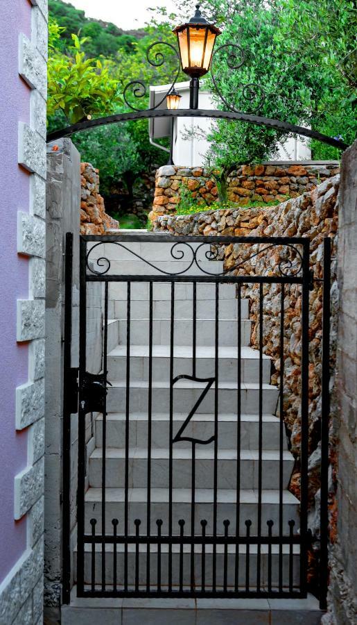 Casa Katalina Apartment Komiža Екстериор снимка