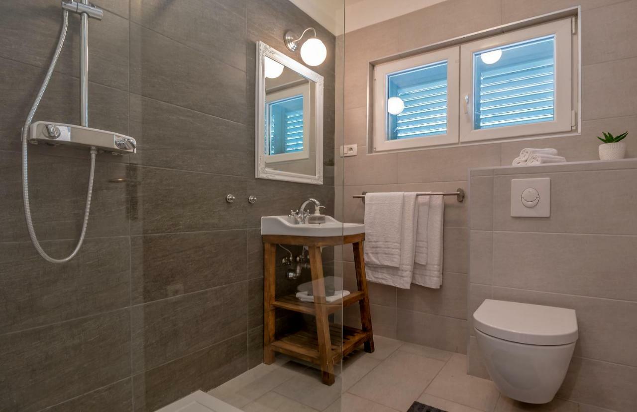 Casa Katalina Apartment Komiža Екстериор снимка